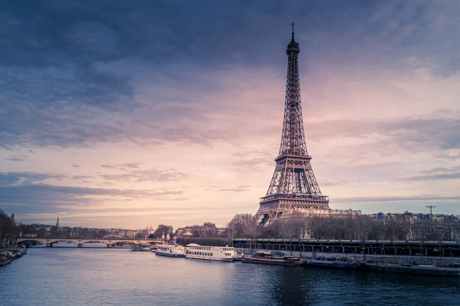 Vue de la Tour Eiffel Ă Paris en France